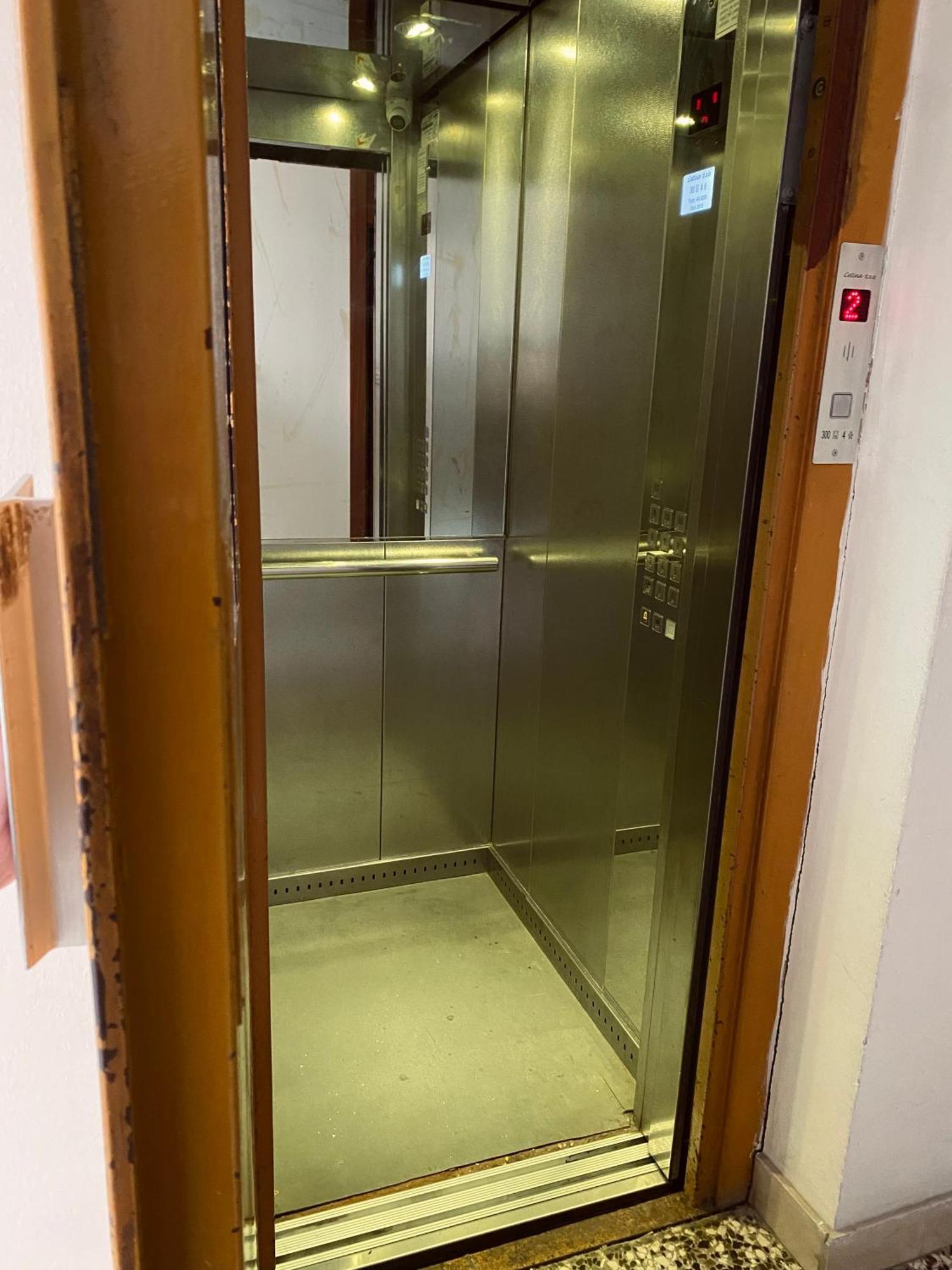 Niko - Self Check - In Apartment Split