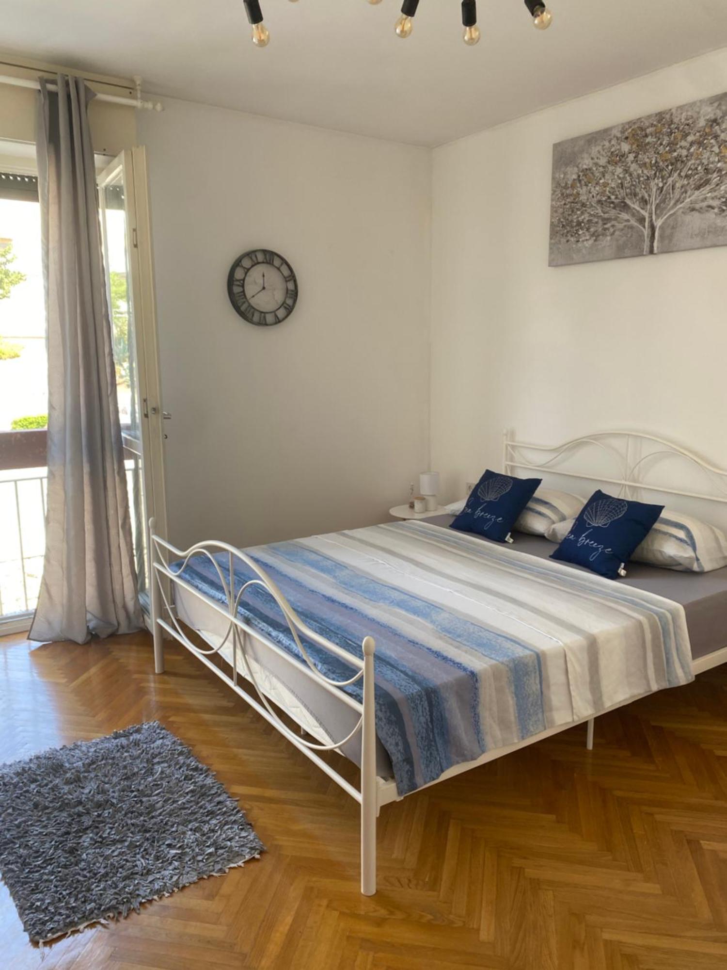 Niko - Self Check - In Apartmán